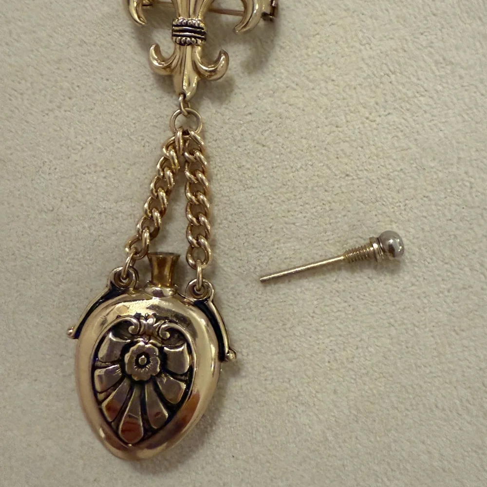 Vintage Fleur-de-lid Perfume flask pin - Picture 4 of 6